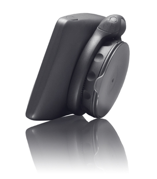 Illustration for article titled TomTom 130, 130s, 330, 330s: One and XL Redesigned, Stow-Away Mount